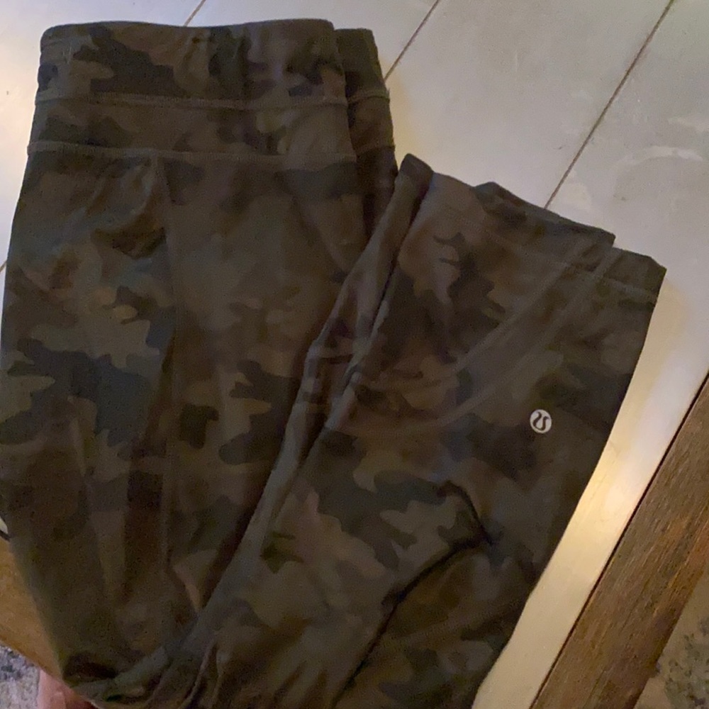 Size 10 camo luLulemon workout yoga pants